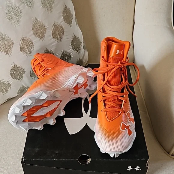 Under Armour football cleats - Picture 3 of 3